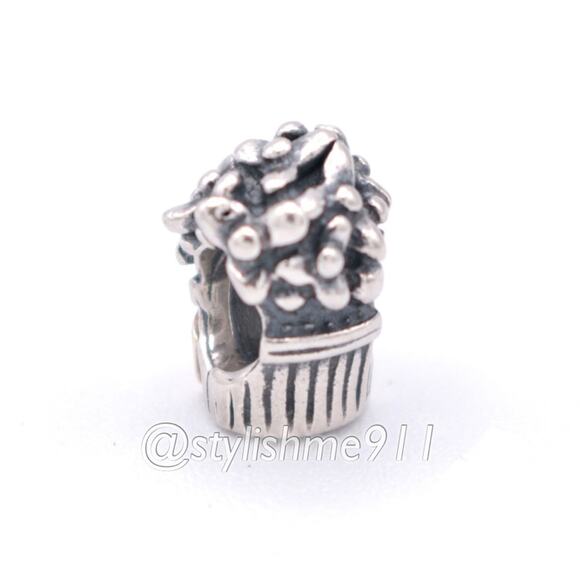 Authentic PANDORA Bouquet of Flowers Charm - 790441 - Picture 10 of 13
